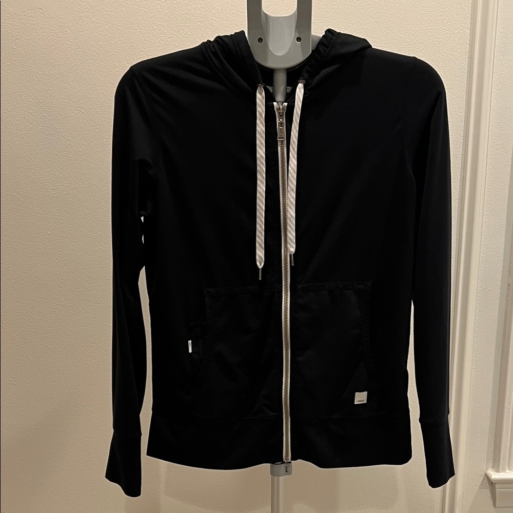 Vuori Halo Performance Hoodie in Black